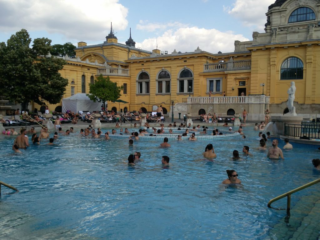 szechenyi baths budapest whirlpool