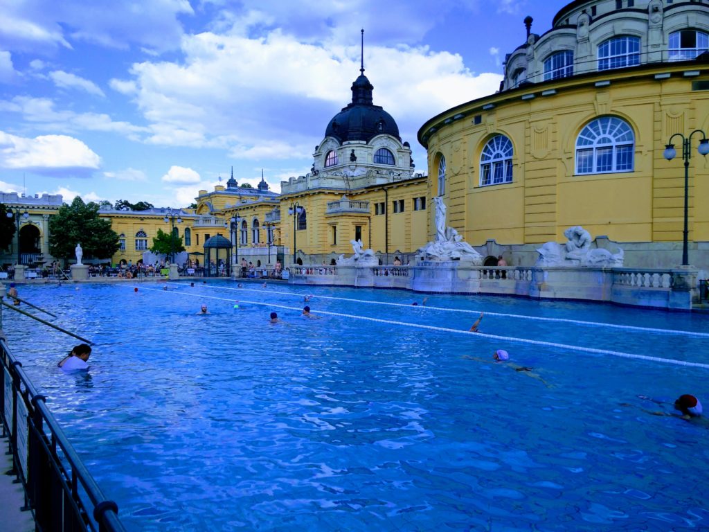 széchenyi thermal bath pool