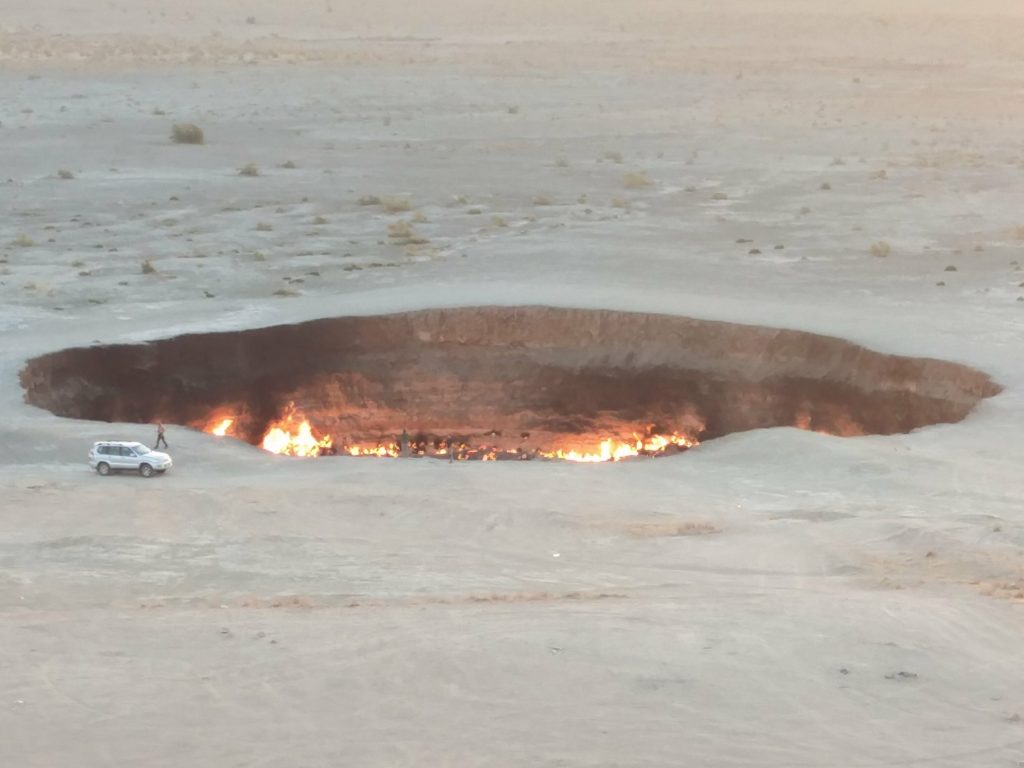 darvaza turkmenistan central asia