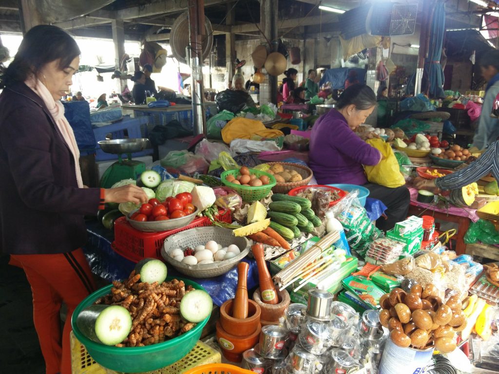 market hoi an